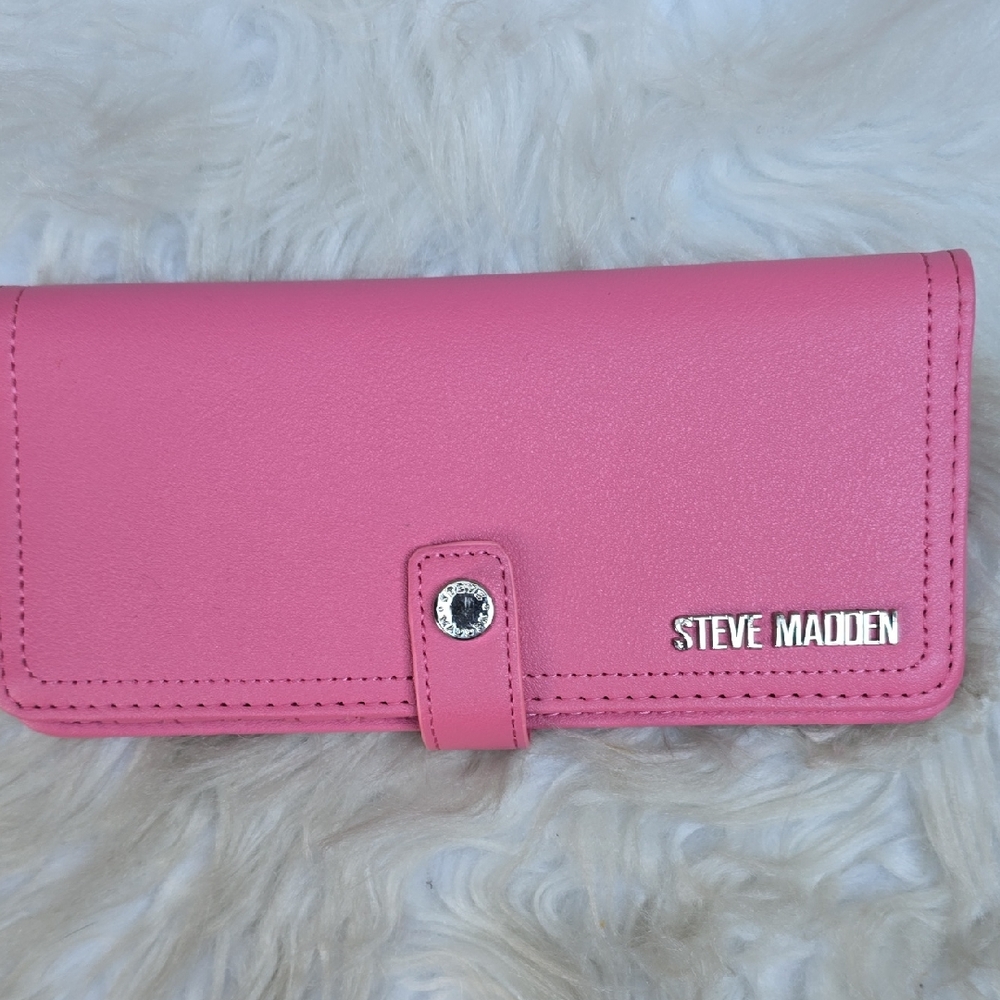 Steve Madden Ballen Pink Billfold Wallet